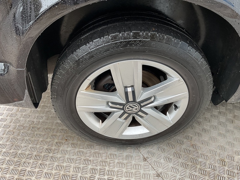 Volkswagen TDI SE Shuttle LWB DSG