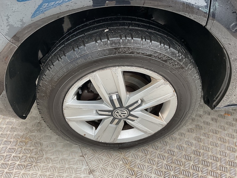 Volkswagen TDI SE Shuttle LWB DSG