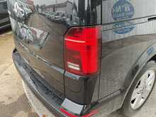 Volkswagen Transporter TDI SE Shuttle LWB DSG 