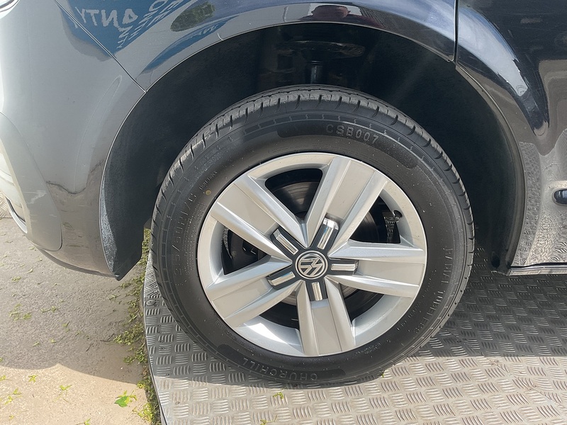 Volkswagen TDI SE Shuttle LWB DSG