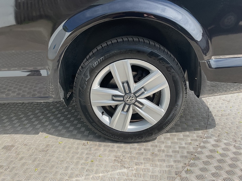 Volkswagen TDI SE Shuttle LWB DSG