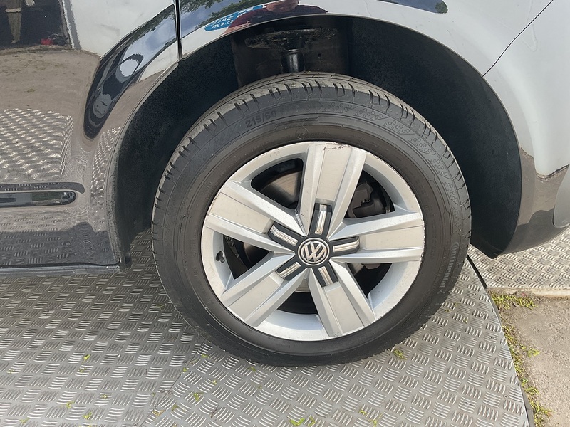 Volkswagen TDI SE Shuttle LWB DSG