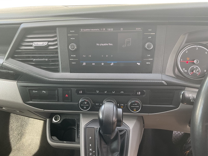 Volkswagen TDI SE Shuttle LWB DSG