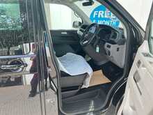 Volkswagen Transporter TDI SE Shuttle LWB DSG 