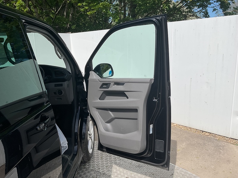 Volkswagen TDI SE Shuttle LWB DSG