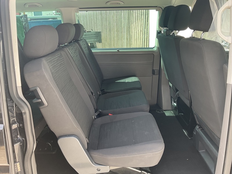 Volkswagen TDI SE Shuttle LWB DSG