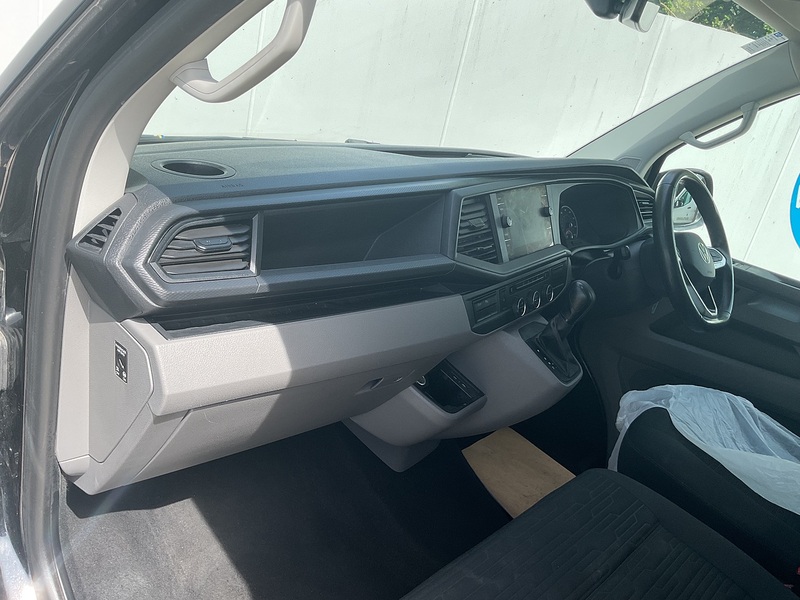 Volkswagen TDI SE Shuttle LWB DSG