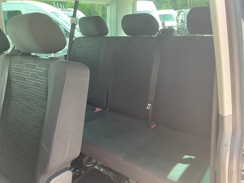 Volkswagen TDI SE Shuttle LWB DSG