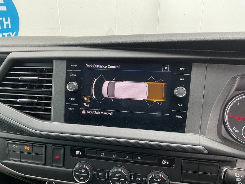 Volkswagen TDI SE 9 Seater Euro 6