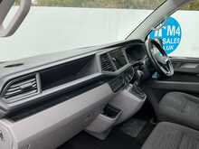 Volkswagen Transporter Shuttle TDI SE 9 Seater Euro 6 