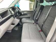 Volkswagen Transporter Shuttle TDI SE 9 Seater Euro 6 