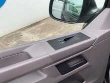 Volkswagen Transporter Shuttle TDI SE 9 Seater Euro 6 
