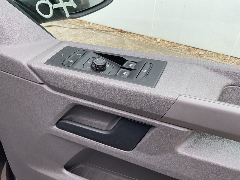 Volkswagen TDI SE 9 Seater Euro 6