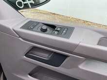 Volkswagen Transporter Shuttle TDI SE 9 Seater Euro 6 