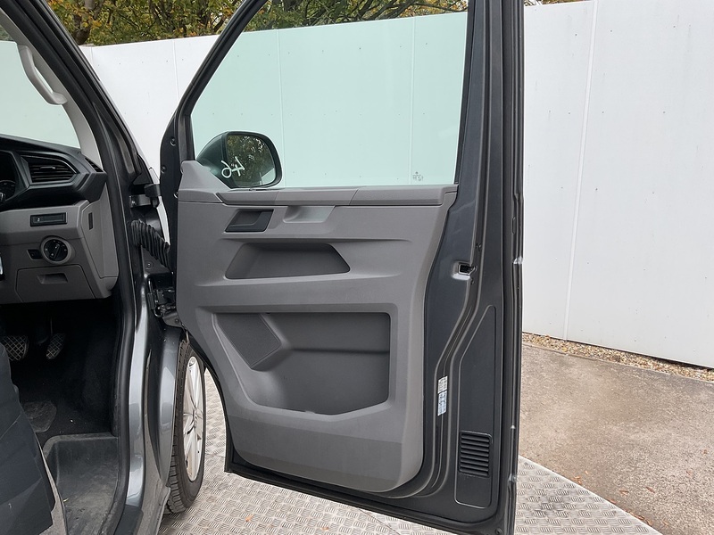 Volkswagen TDI SE 9 Seater Euro 6