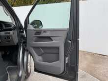 Volkswagen Transporter Shuttle TDI SE 9 Seater Euro 6 