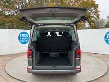 Volkswagen Transporter Shuttle TDI SE 9 Seater Euro 6 