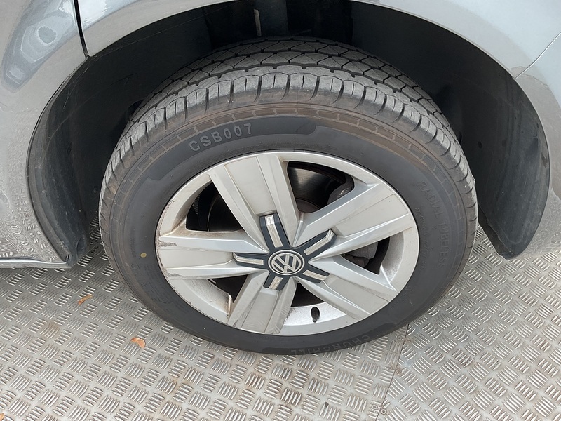 Volkswagen TDI SE 9 Seater Euro 6