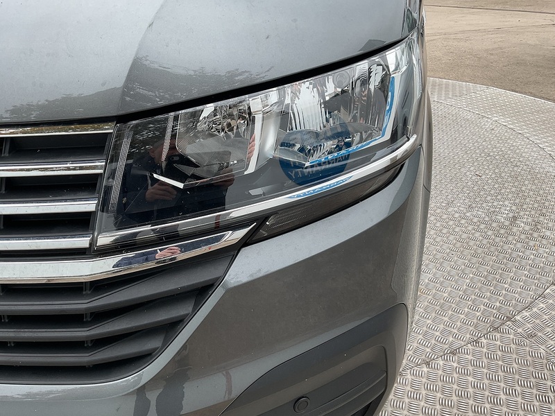 Volkswagen TDI SE 9 Seater Euro 6