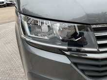 Volkswagen Transporter Shuttle TDI SE 9 Seater Euro 6 
