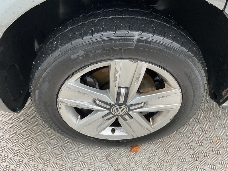 Volkswagen TDI SE 9 Seater Euro 6