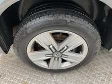 Volkswagen Transporter Shuttle TDI SE 9 Seater Euro 6 