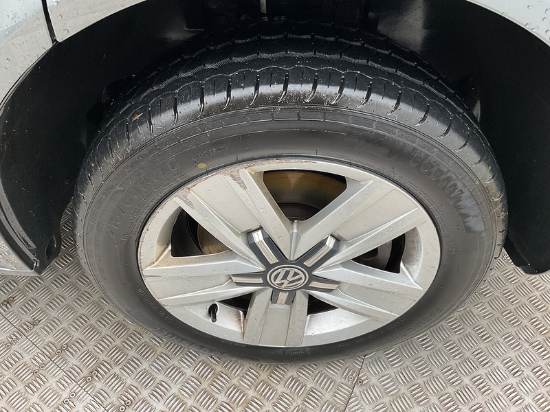 Volkswagen TDI SE 9 Seater Euro 6