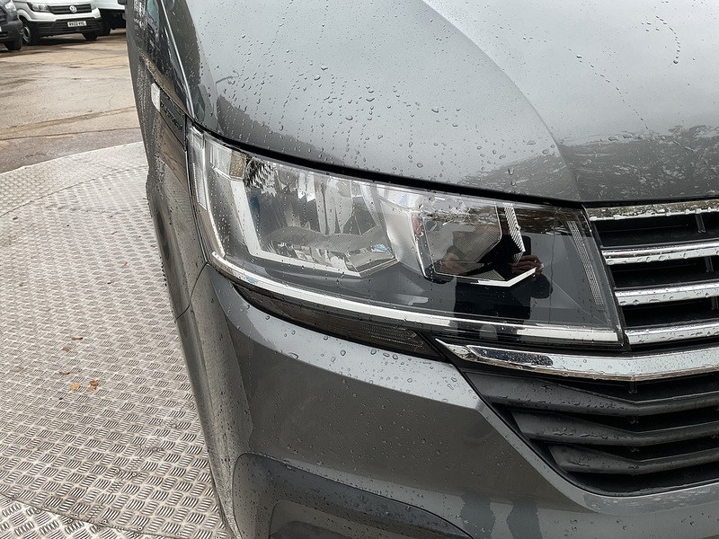 Volkswagen TDI SE 9 Seater Euro 6