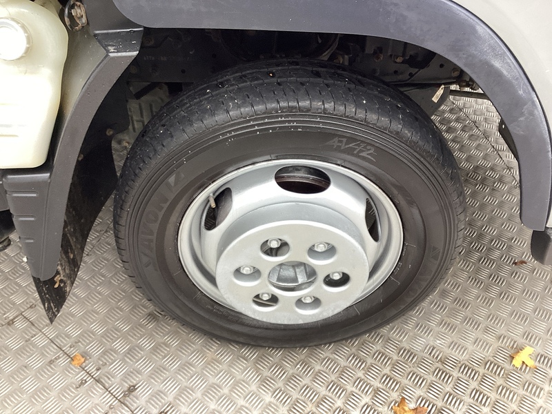 Mitsubishi D 3C13 3400 LWB Dropside Euro 6 L= 13ft 11