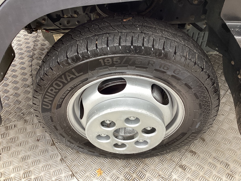 Mitsubishi D 3C13 3400 LWB Dropside Euro 6 L= 13ft 11