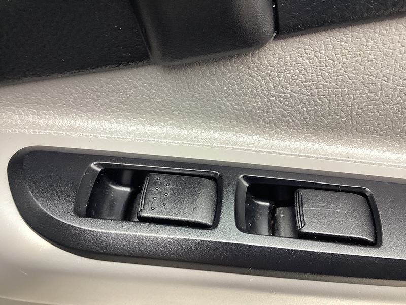 Mitsubishi D 3C13 3400 LWB Dropside Euro 6 L= 13ft 11