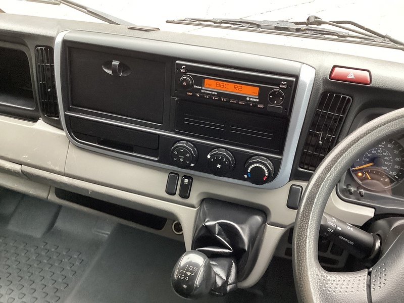 Mitsubishi D 3C13 3400 LWB Dropside Euro 6 L= 13ft 11