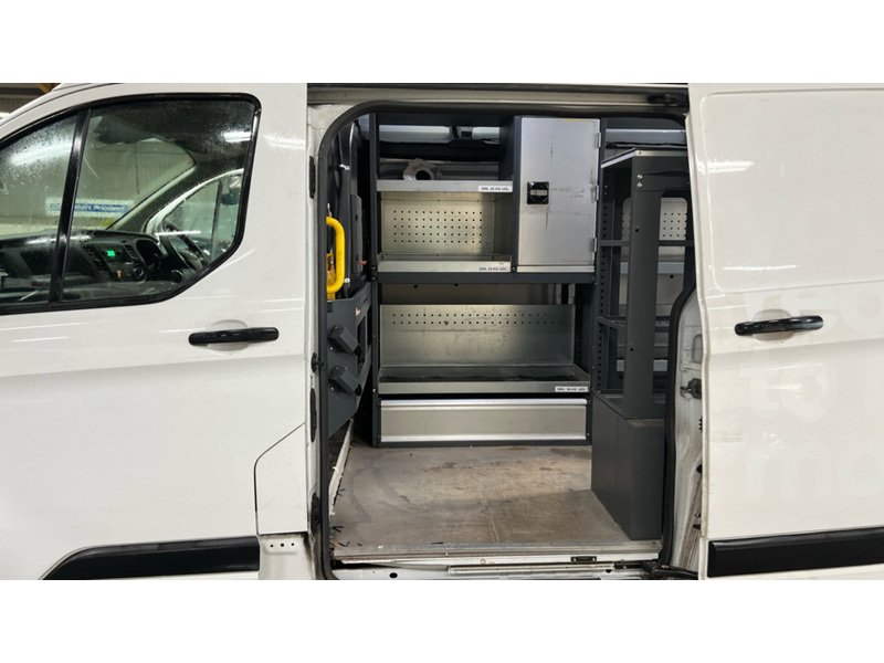 Ford 300 EcoBlue SWB H/R A/C Euro 6