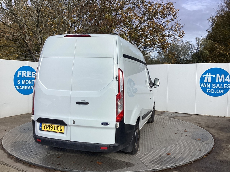 Ford 300 EcoBlue SWB H/R A/C Euro 6