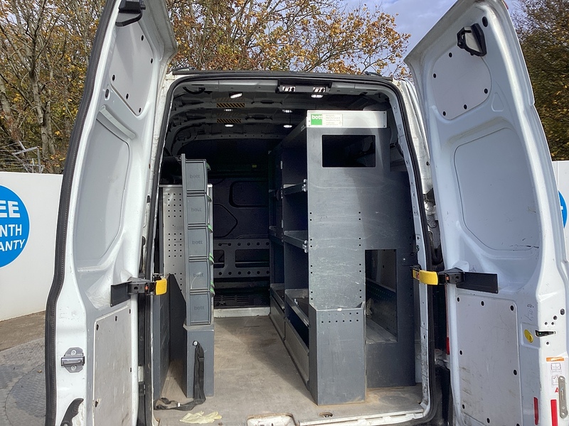 Ford 300 EcoBlue SWB H/R A/C Euro 6