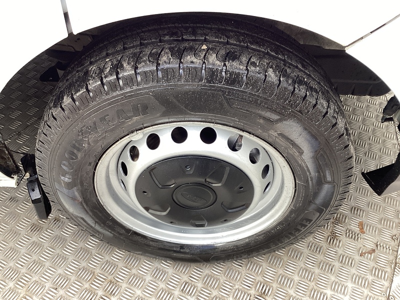 Ford 300 EcoBlue SWB H/R A/C Euro 6 *NEW WET BELT*