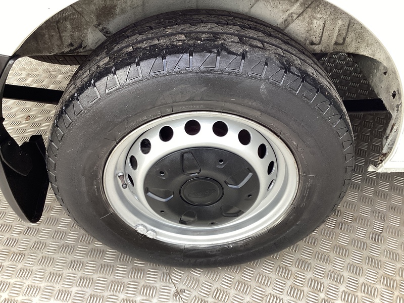 Ford 300 EcoBlue SWB H/R A/C Euro 6 *NEW WET BELT*