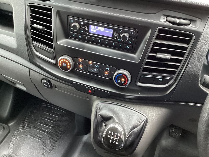 Ford 300 EcoBlue SWB H/R A/C Euro 6 *NEW WET BELT*