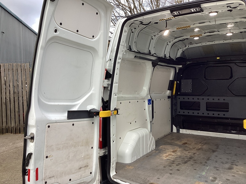 Ford 300 EcoBlue SWB H/R A/C Euro 6 *NEW WET BELT*