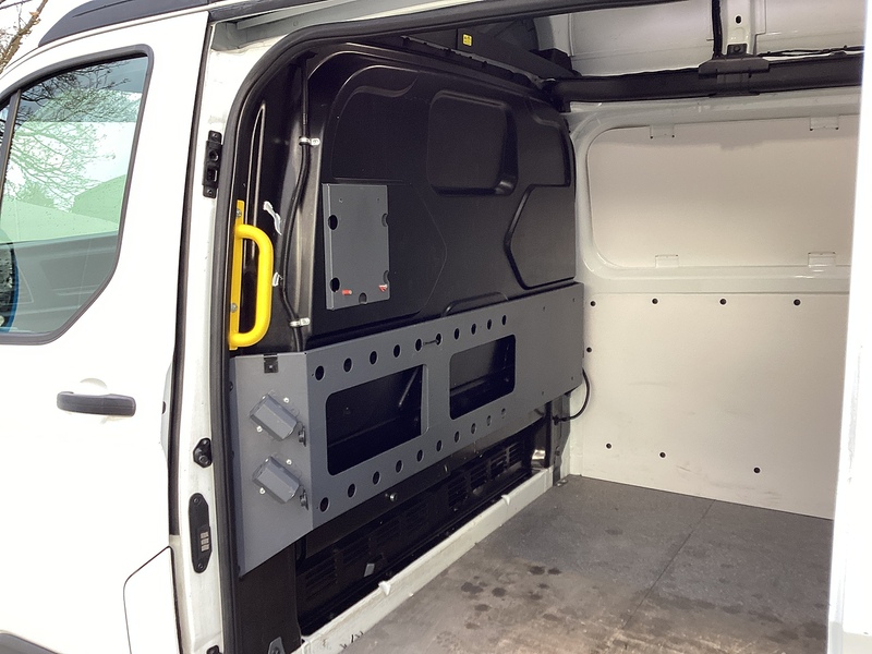 Ford 300 EcoBlue SWB H/R A/C Euro 6 *NEW WET BELT*