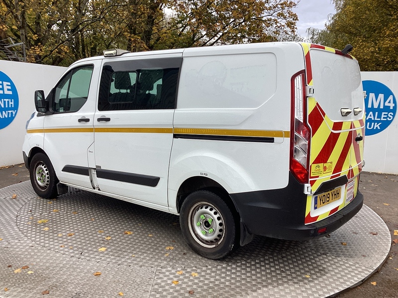 Ford 320 EcoBlue SWB L/R Crewvan A/C Euro 6