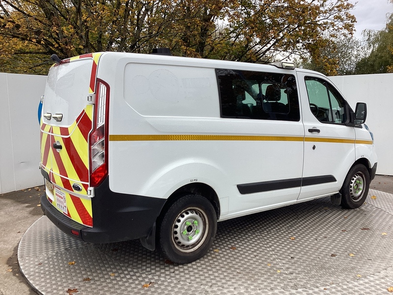 Ford 320 EcoBlue SWB L/R Crewvan A/C Euro 6