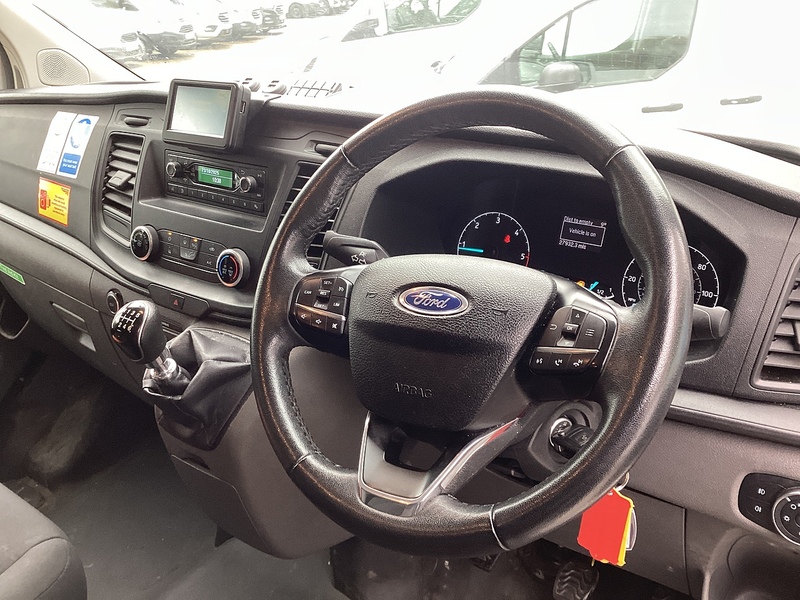 Ford 320 EcoBlue SWB L/R Crewvan A/C Euro 6