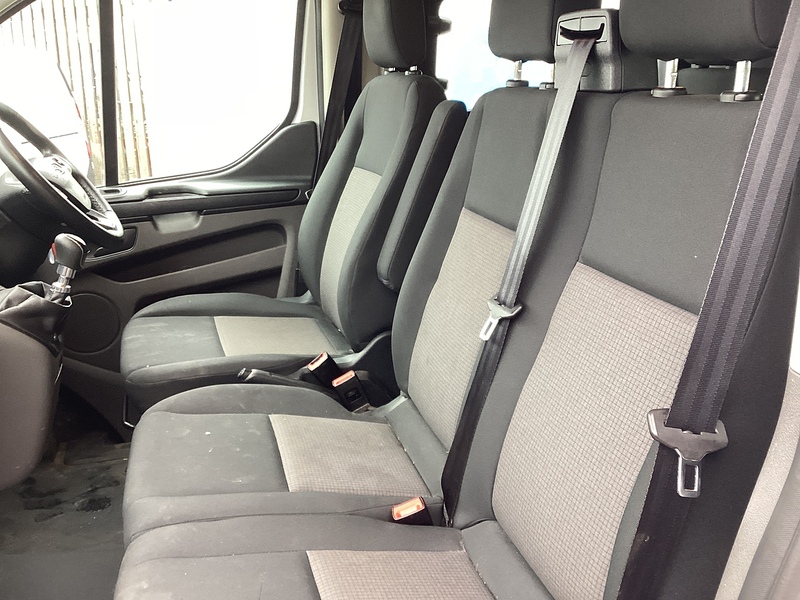 Ford 320 EcoBlue SWB L/R Crewvan A/C Euro 6