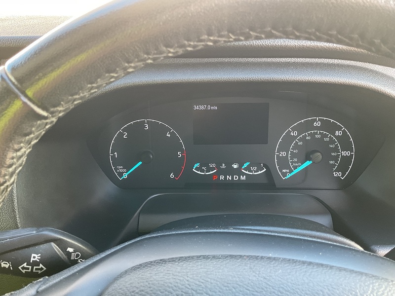 Ford 460 EcoBlue Limited Tacho