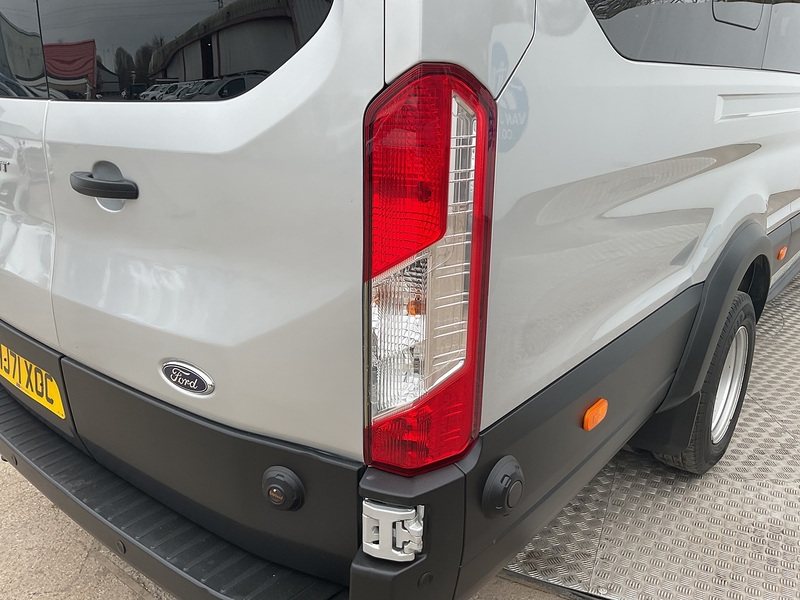 Ford 460 EcoBlue Limited 17 Seat Minibus
