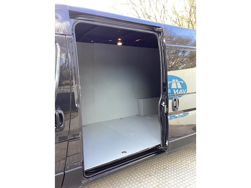 Peugeot BlueHDi 335 Professional LWB H/R Euro 6 **NO VAT**