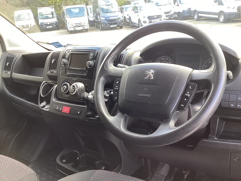 Peugeot BlueHDi 335 Professional LWB H/R Euro 6 **NO VAT**