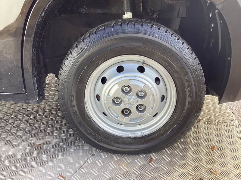 Peugeot BlueHDi 335 Professional LWB H/R Euro 6