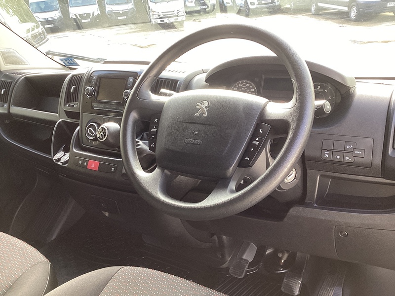 Peugeot BlueHDi 335 Professional LWB H/R Euro 6